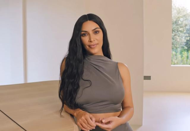 A socialite Kim Kardashian