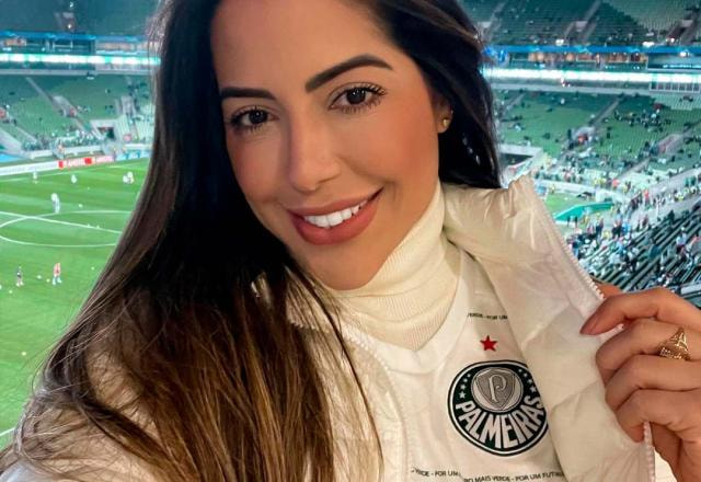 Lais, do BBB, com a camisa do Palmeiras