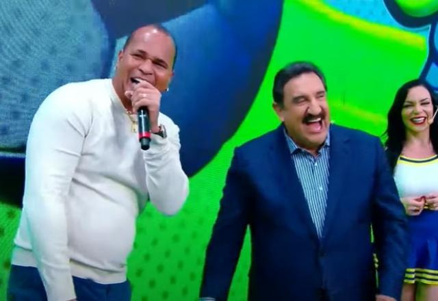 Aloísio Chulapa e o apresentador Ratinho durante o Gol Show.