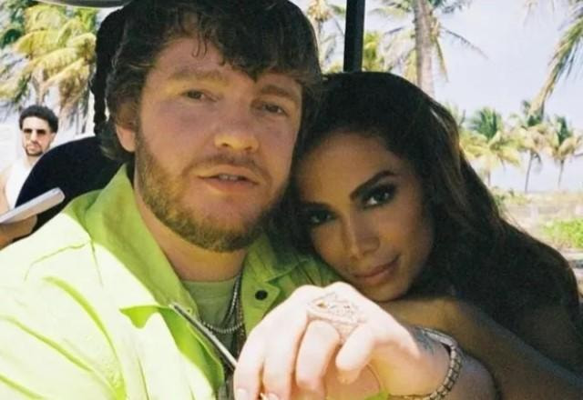 Murda Beatz e Anitta tiram selfie lado a lado