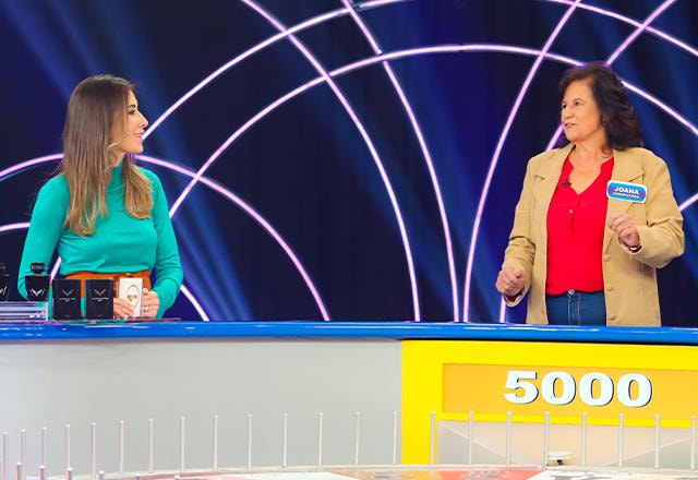 Joana e Rebeca Abravanel no palco do Roda a Roda