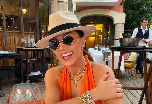 Flavia Pavanelli sorrindo