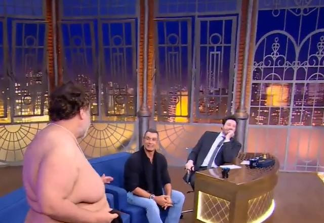 Diguinho Coruja, Marcos Pasquim e Danilo Gentili durante o The Noite.
