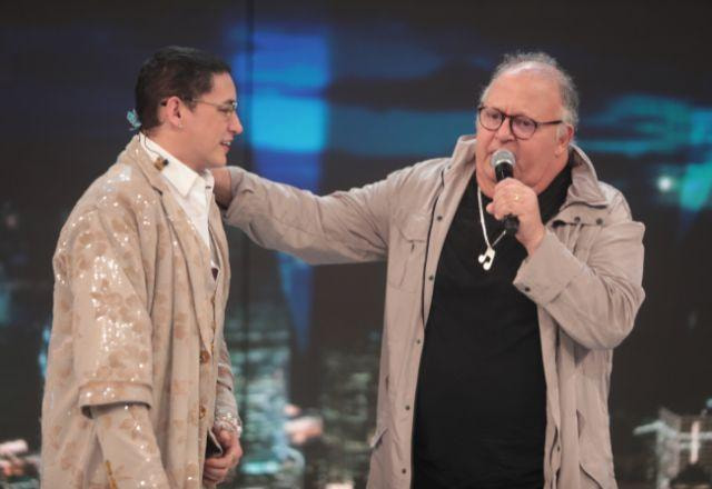 Guilherme Arantes abraça Ricky Vallen