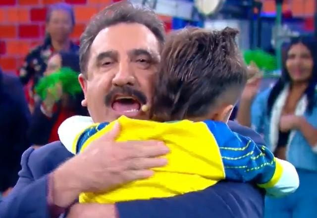 O apresentador Ratinho e o influenciador Meia Trocada durante o Gol Show.