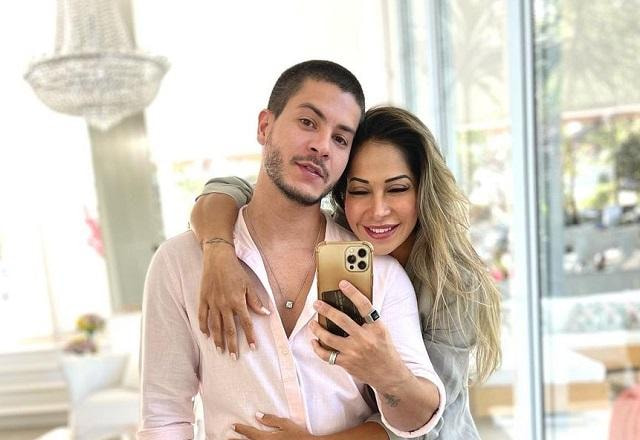 Arthur Aguiar e Maíra Cardi