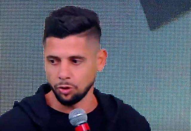 O ex-jogador Cicinho no Gol Show