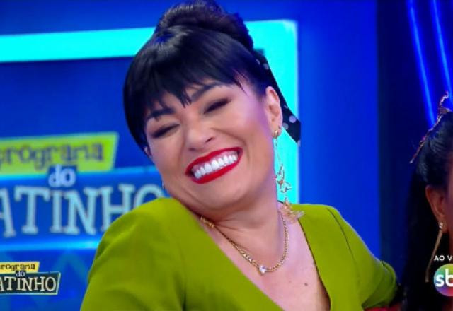 Milene Pavorô durante o Programa do Ratinho.