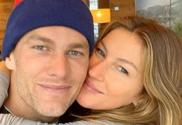 Tom Brady e Gisele Bündchen posam abraçados