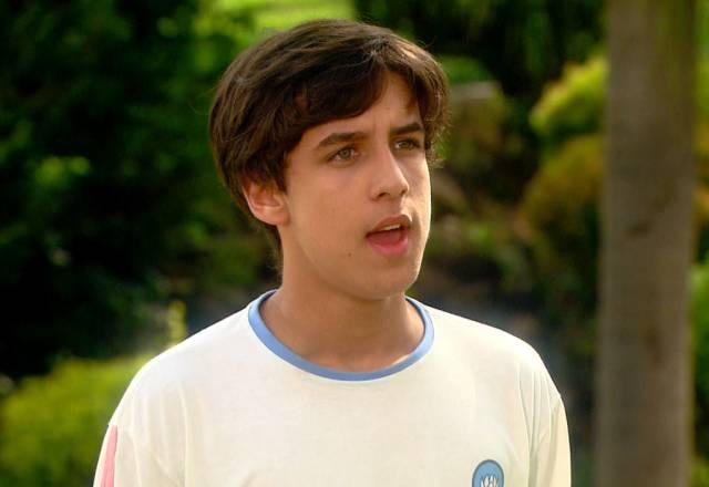 Omar com cara de bravo