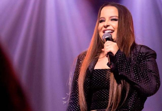 A cantora Maiara, no palco