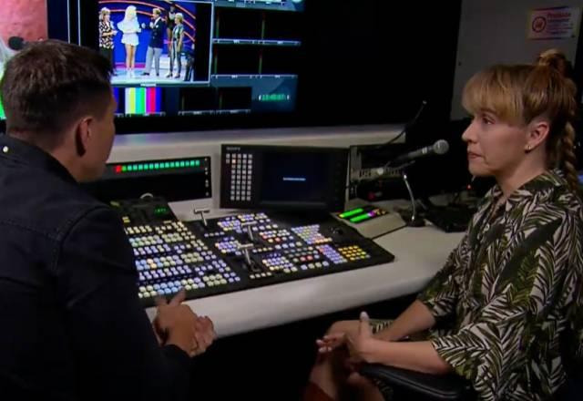 Gabriel Cartolano conversa com Mariane Dombrova no switcher do SBT