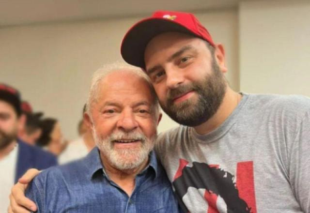 Foto do presidente Lula (PT) e Luís Cláudio, seu filho