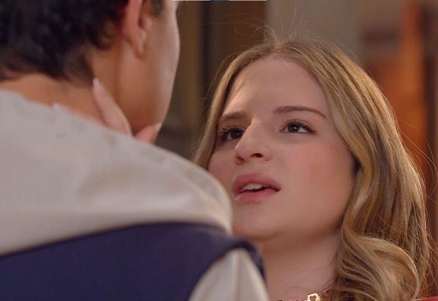 Poliana conversa com João sobre o namoro