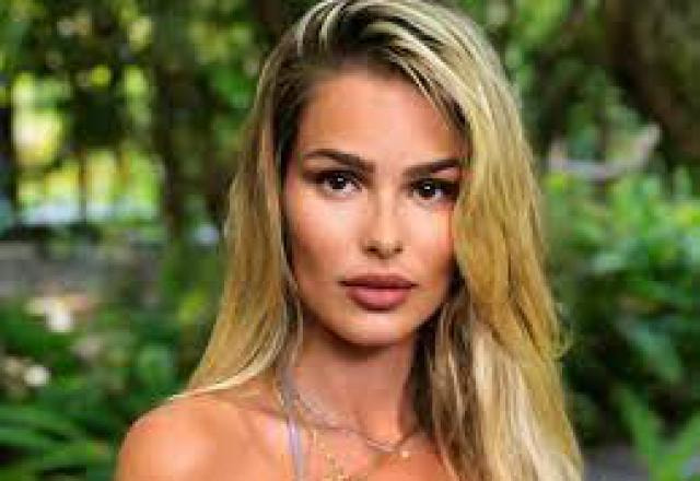A influenciadora Yasmin Brunet