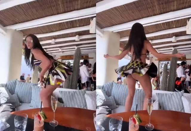 Em vídeo, Juliette dança em cima de sofá em restaurante na Grécia