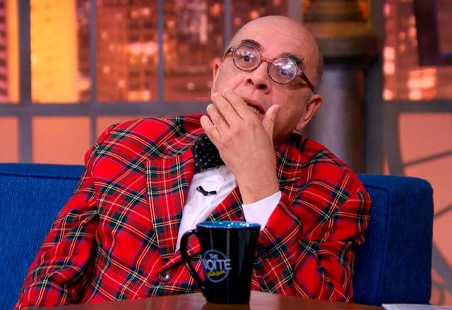 Pascoal da Conceição no palco do The Noite.