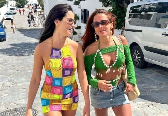 Juliette Freire e Anitta em viagem à Grécia