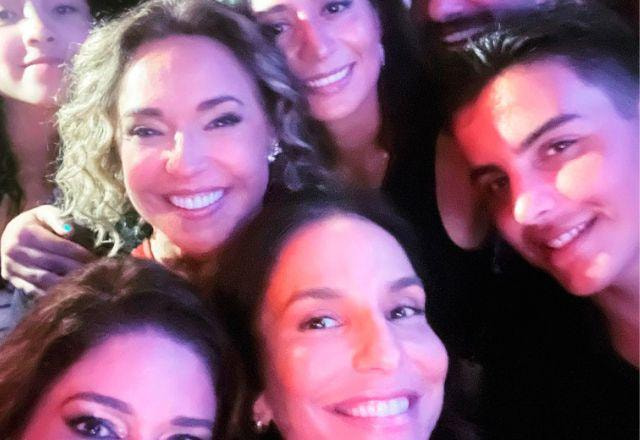 Ivete Sangalo e Daniela Mercury juntas na plateia do show de Gilberto Gil