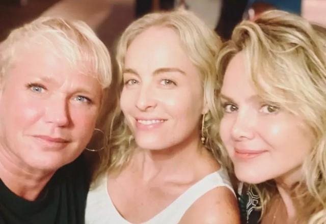 Xuxa, Angélica e Eliana tiram selfie lado a lado