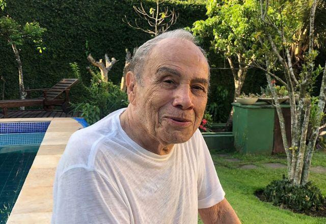 O ator Stenio Garcia, em casa