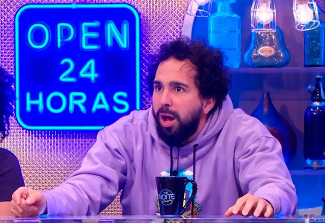 Murilo Couto durante o The Noite.