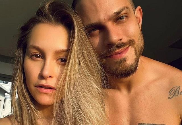 Carla Diaz e Felipe Becari tiram selfies juntos