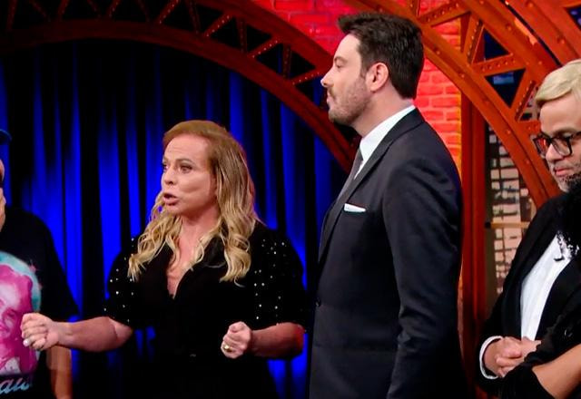 Christina Rocha e Danilo Gentili no palco do The Noite.