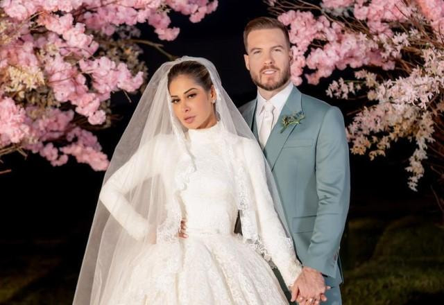 Maíra Cardi e Thiago Nigro em cerimônia de casamento