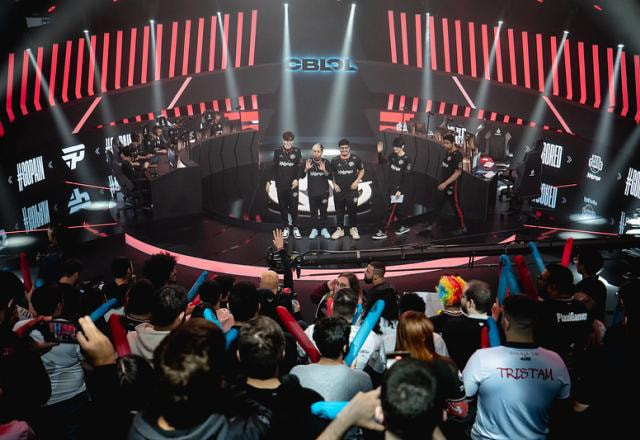 Arena CBLOL recebe paiN x RED