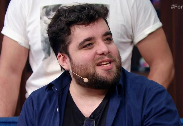 Rafael Bastos durante o The Noite.