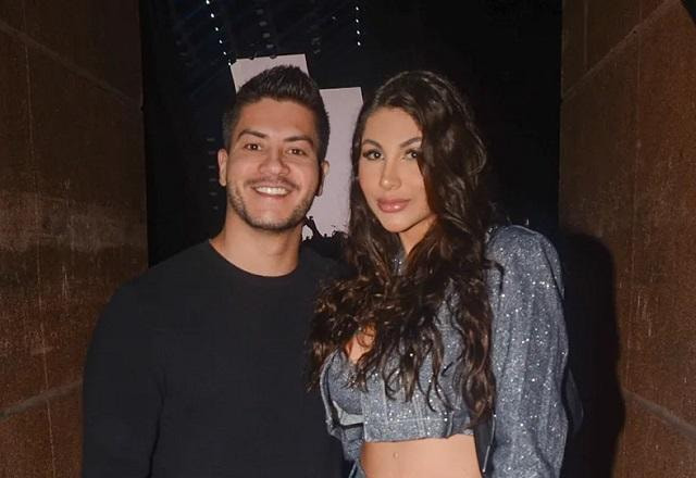 Arthur Aguiar e  Jheny Santucci