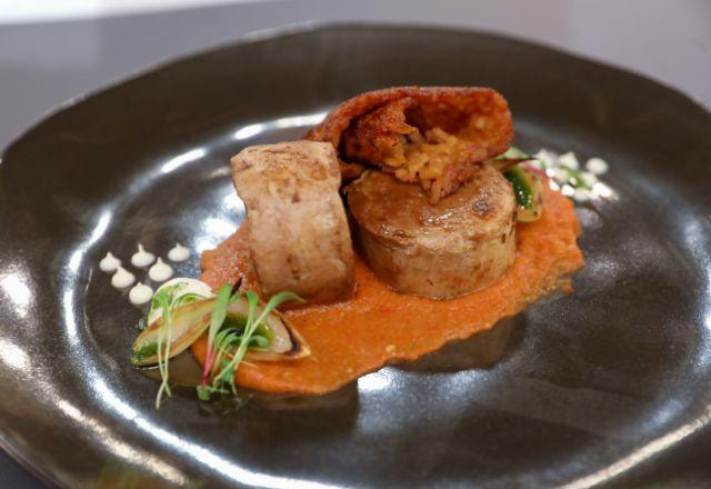 Filé Mignon Suíno com Socarrat e Pappa Al Pomodoro