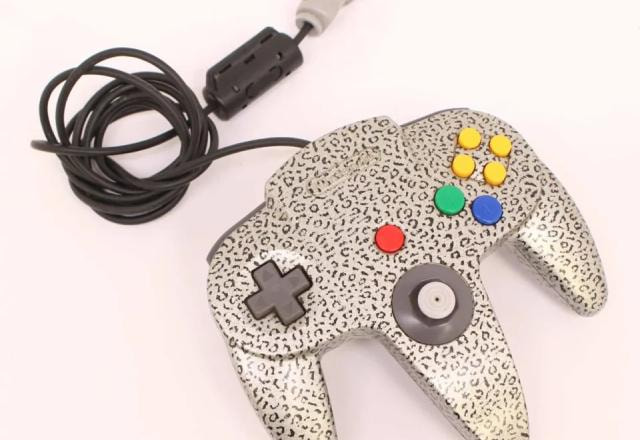 Foto do Foxdata Chrome Leopard do Nintendo 64 de Liam Clousdale