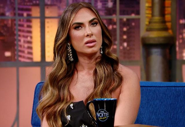 Nicole Bahls durante o The Noite.