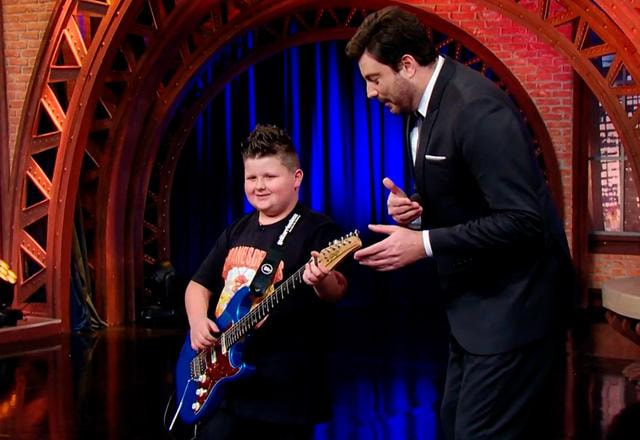 Elias Miguel e Danilo Gentili durante o The Noite.