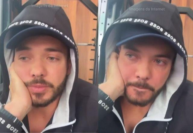 Wesley Safadão com expressão de tristeza