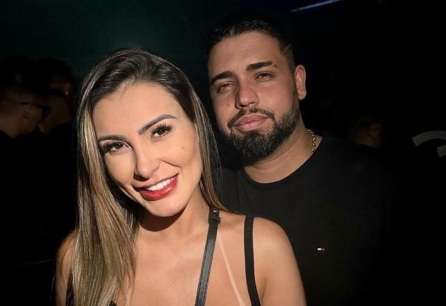 Andressa Urach posa ao lado do namorado, Sergio Carvalho
