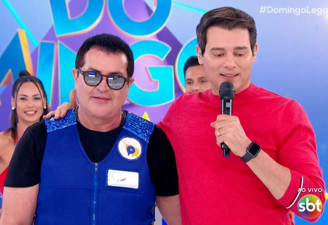 Beto Barbosa e Celso Portiolli no palco do Domingo Legal.