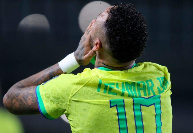 Neymar comemora um gol pela Seleção Brasileira