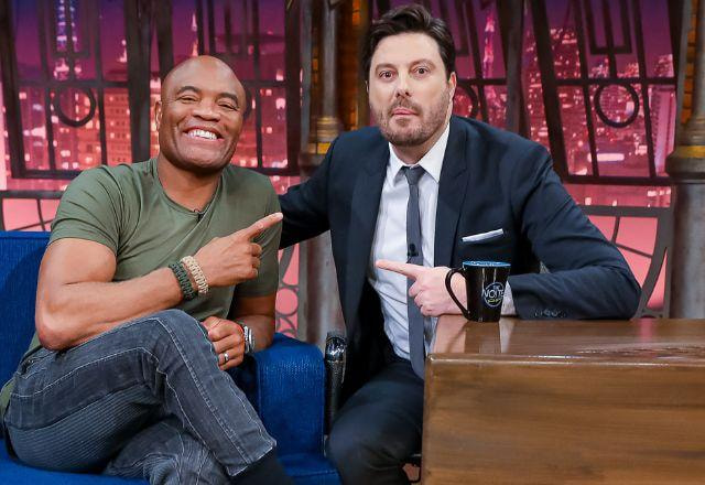 Anderson Silva e Danilo Gentili (Lourival Ribeiro/SBT)