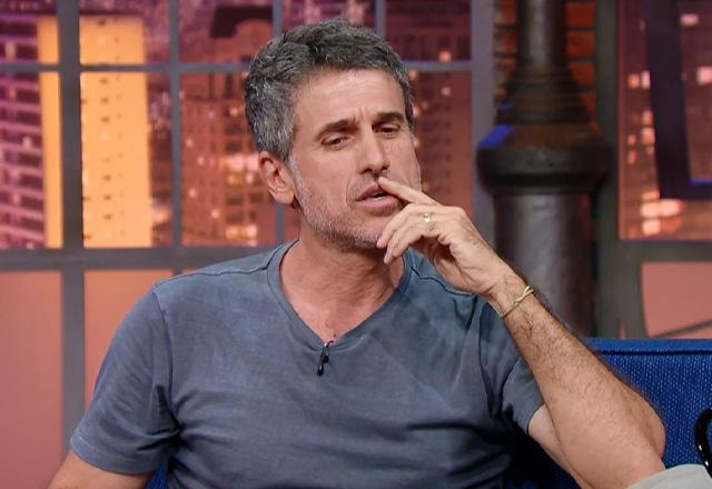 Eriberto Leão durante  o The Noite.