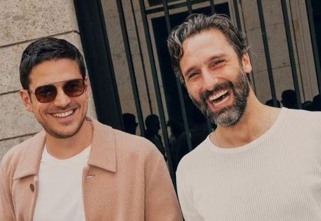 Marco Pigossi e o companheiro aparecem juntos