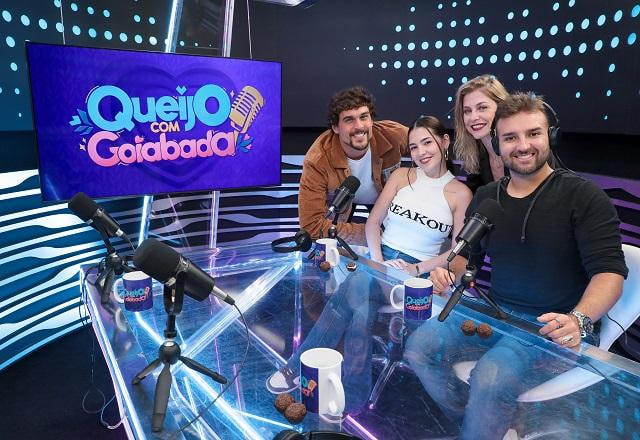 Felipe Roque, Chris Ubach, Ana Zimerman e Nicholas Torres no Queijo com Goiabada