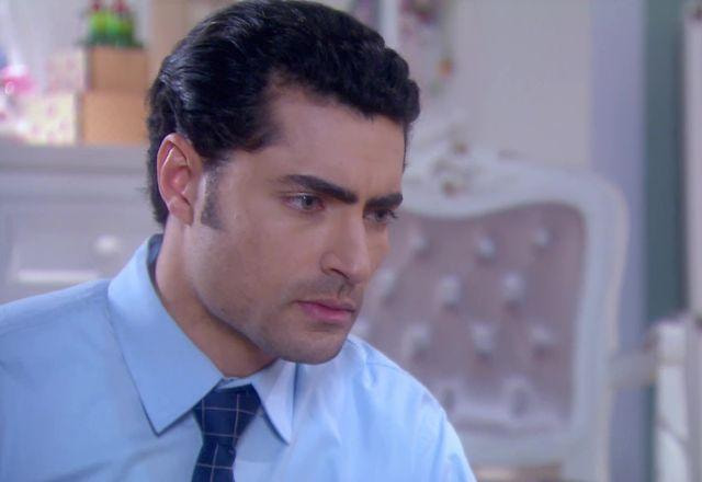 Gustavo com expressão de surpreso