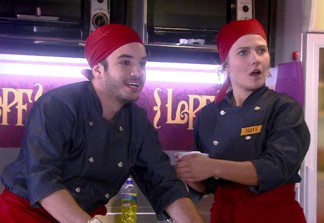 Chef Vitor e Fátima com expressões de surpresos