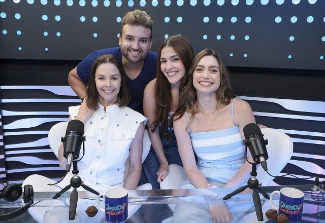 Bianca Rinaldi, Juliana Schalch, Ana Zimerman e Nicholas Torres no Queijo com Goiabada