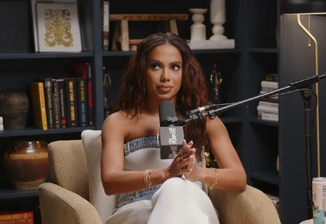 Anitta em entrevista ao Podcast 'On Purpose with Jay Shetty'