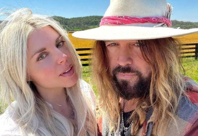 Billy Ray Cyrus e Firerose tiram selfie juntos