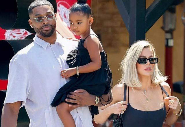 Khloe Kardashian, Tristan Thompson e a filha passeiam juntos